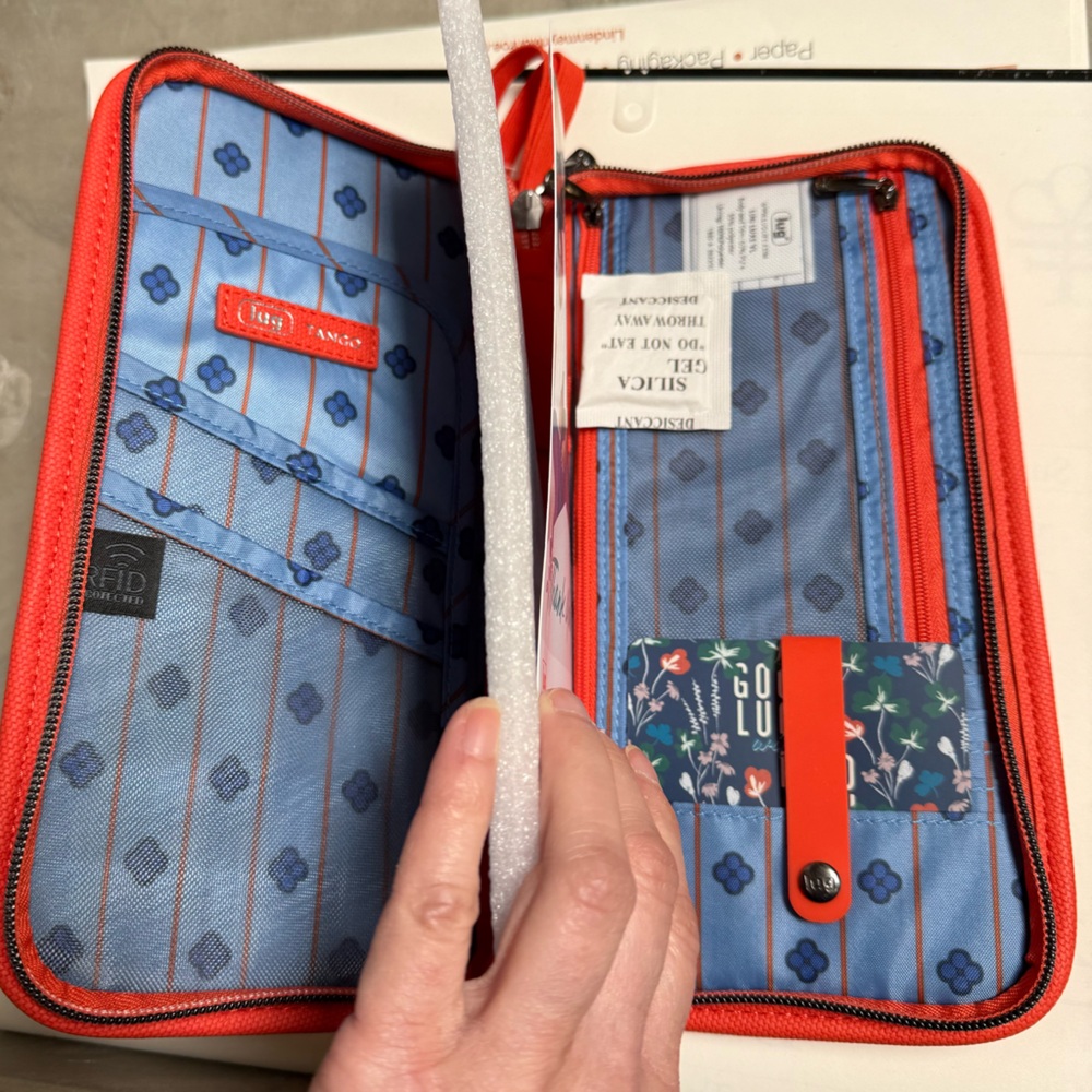 Lug Tango Matte Luxe VL Travel RFID Wallet -PAPAYA - Picture 3 of 4